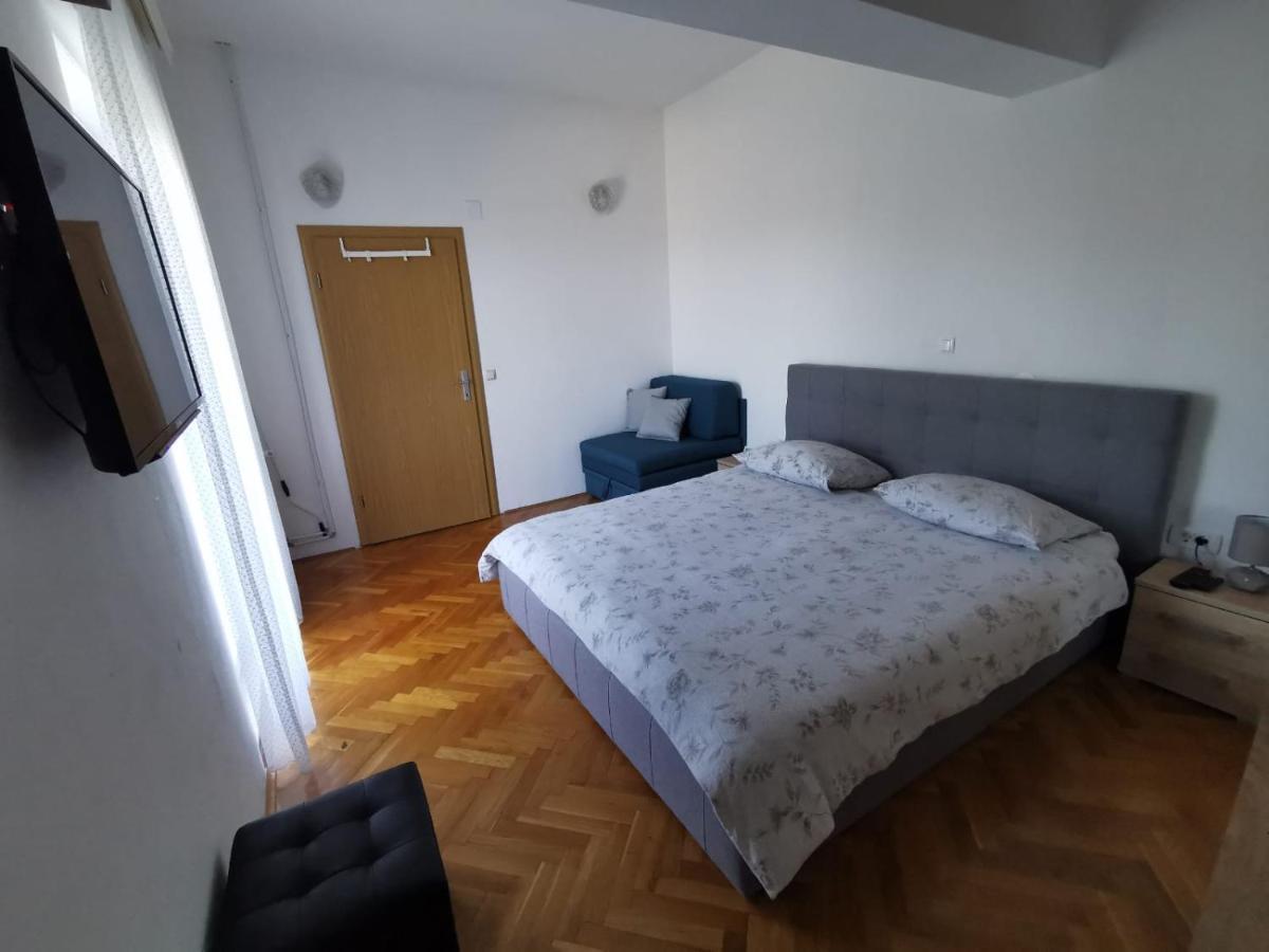 Apartment Cirko Kaštela エクステリア 写真