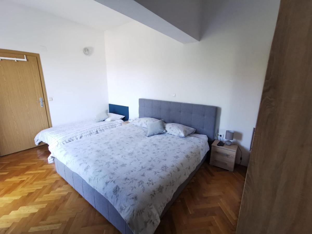 Apartment Cirko Kaštela エクステリア 写真