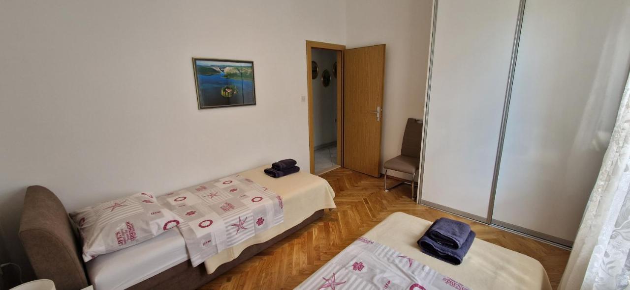 Apartment Cirko Kaštela エクステリア 写真
